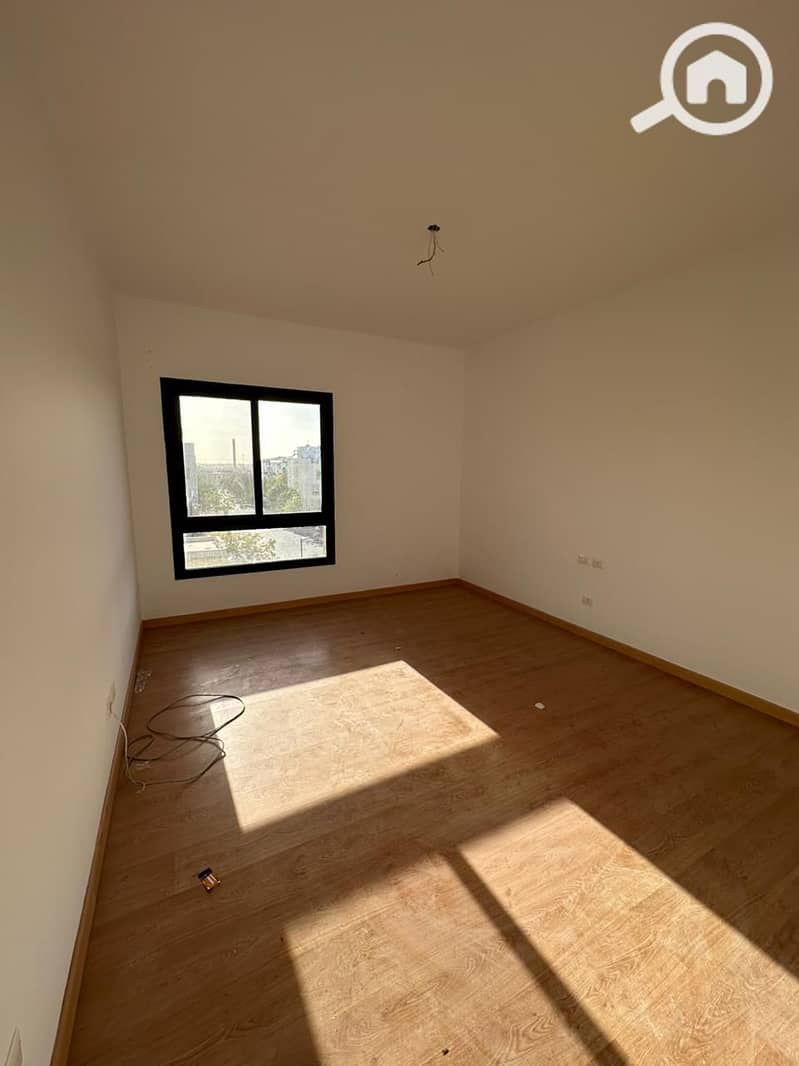 6 b747a5b6-12d4-4a43-b8fe-63c48272e41a. jpg