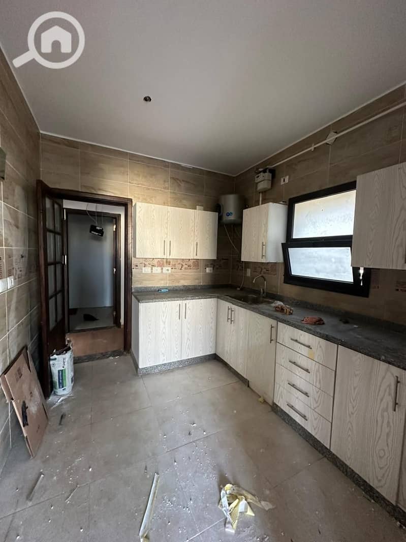 7 ba749714-cc3c-4884-8acf-fbaed64d3909. jpg