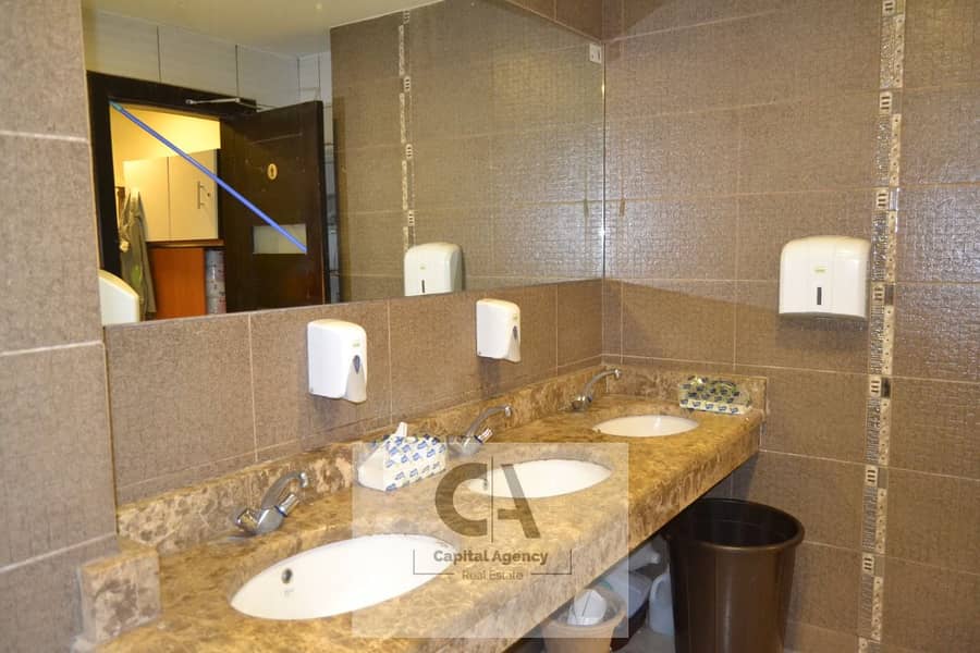 10 764d3e5c-22f3-4f92-9749-cbc14a719e55. jpg