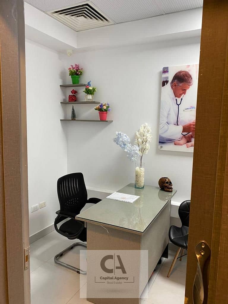 3 2c68ab6a-34da-4d2e-83c2-3e0420fdb1c4. jpg