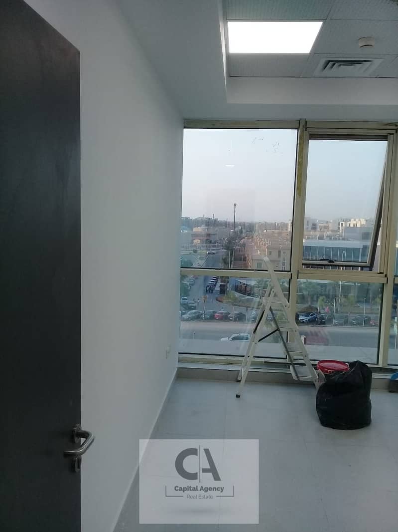 4 106d917c-95e0-4578-bf64-9c3ad0e5ca0d. jpg