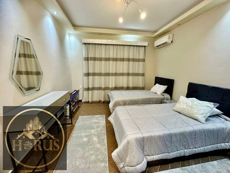 25 9e4fde23-3eb2-490e-a916-084bcdd7763f. jpg