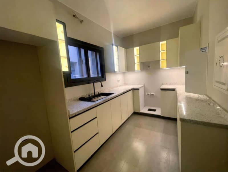 3 6e487cde-aa08-4cf6-86f9-7453495d03f8. png