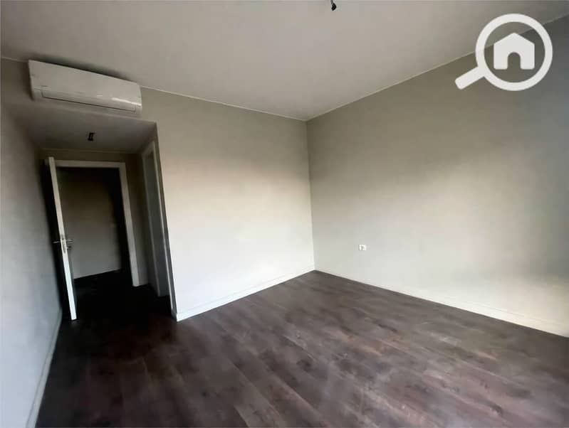 6 2972308b-bc4a-49cb-be53-7e86f6be3d75. png