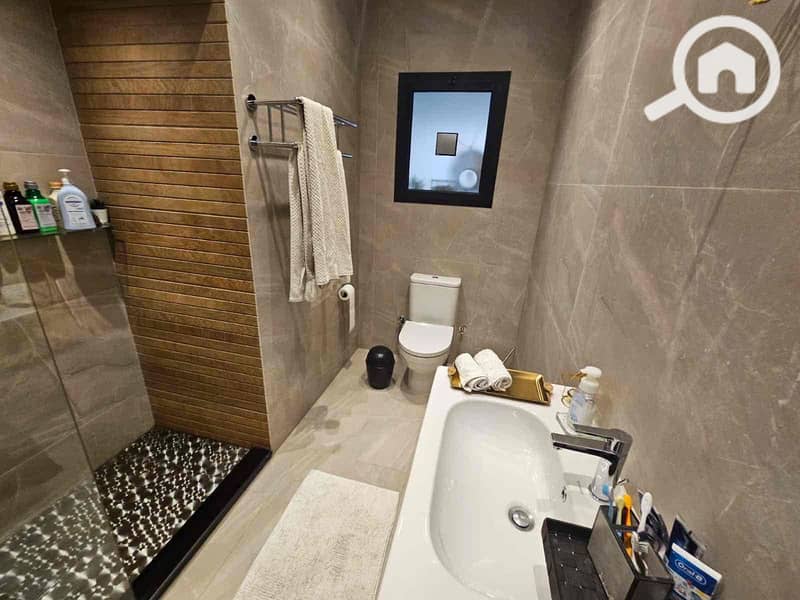 8 3069acd3-a49a-4e63-9dbe-d84f6467a1d8. jpg