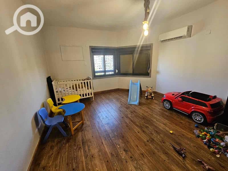 9 e288123d-c977-4e5e-84ec-232e1e5b4623. jpg