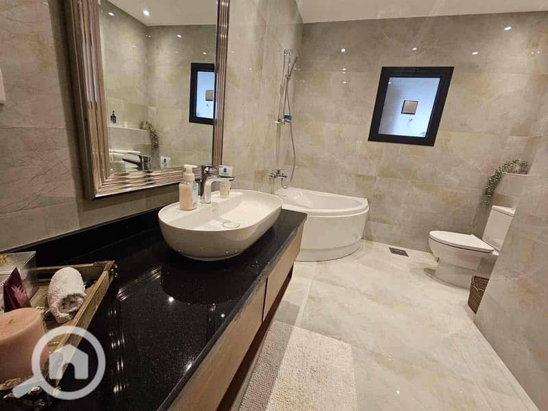 10 214a7d5b-5975-446d-8a30-3fe36d3396e1. jpg