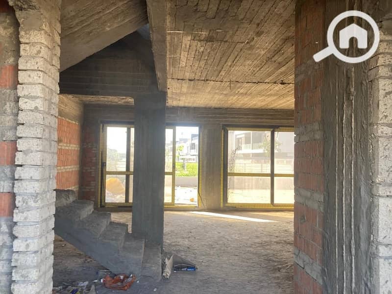 2 photo_5834804954311363410_y. jpg