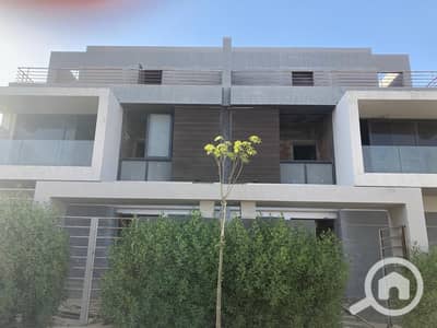 3 Bedroom Townhouse for Sale in Sheikh Zayed, Giza - photo_5834804954311363417_y. jpg
