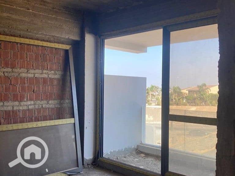 5 photo_5834804954311363415_y. jpg