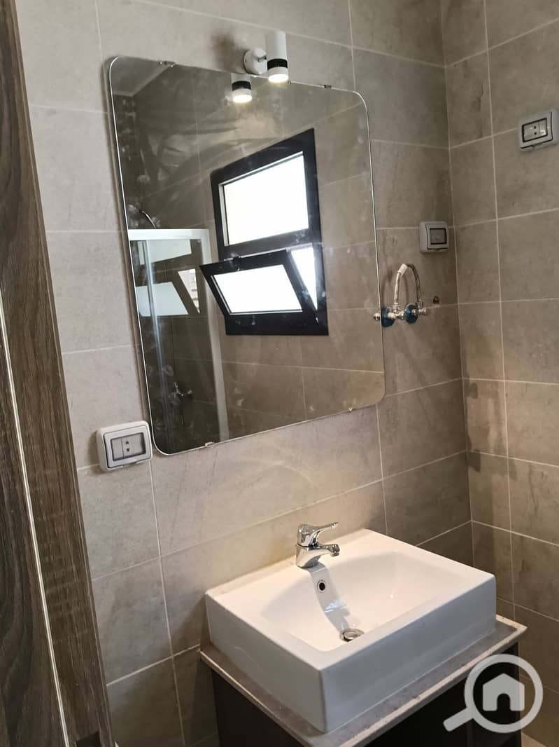 5 1f51e885-08e2-49bb-8dcc-f5602c4caa43. jpeg