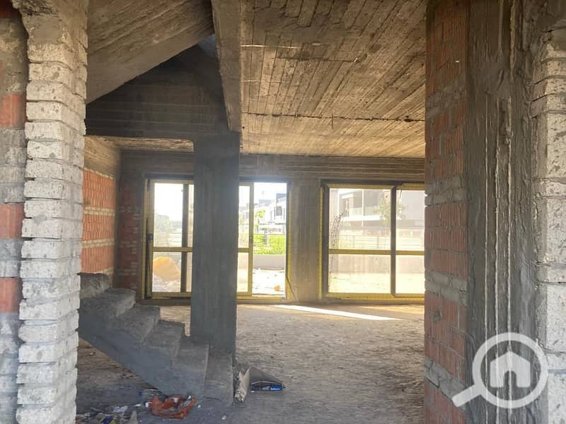 2 photo_5834804954311363410_y. jpg