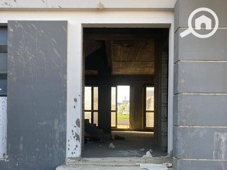 9 photo_5834804954311363420_y. jpg