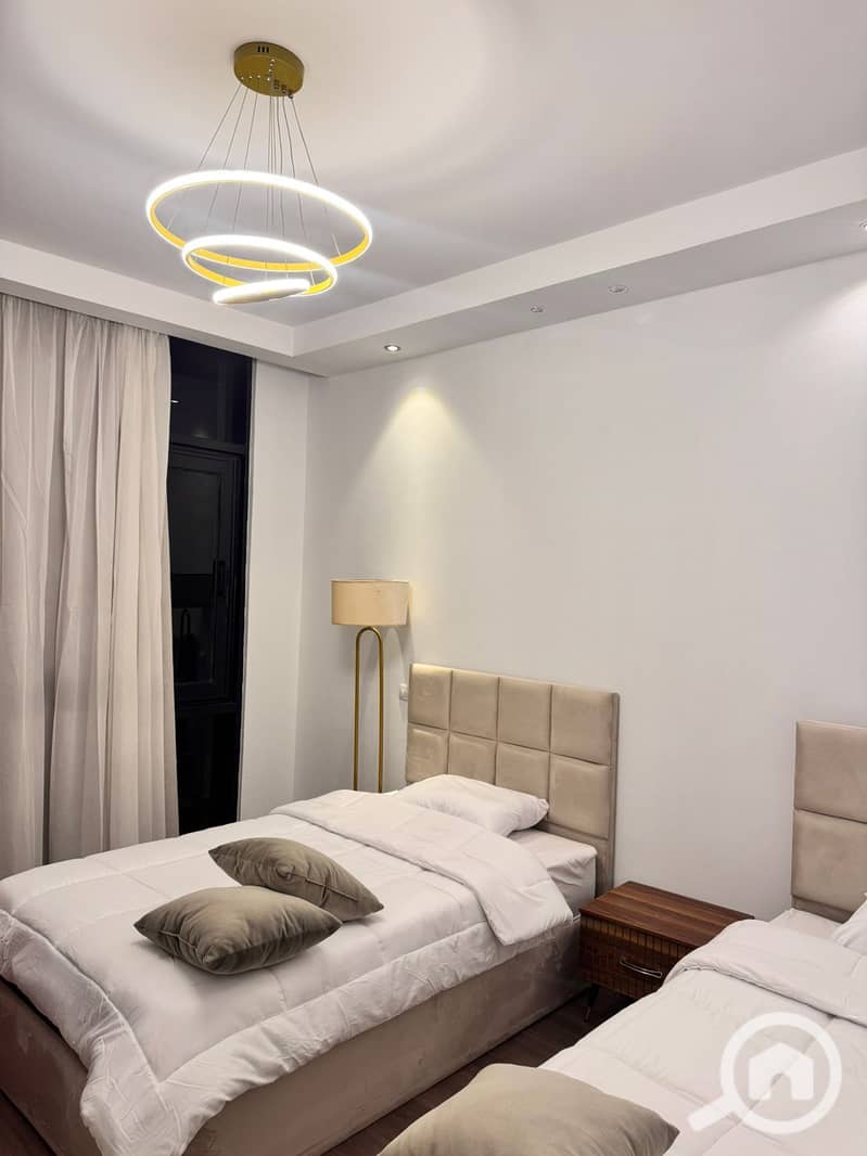 6 WhatsApp Image 2025-12-18 at 15.56. 29e. jpeg