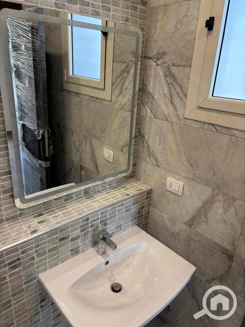 18 0db98994-7a33-4e5a-b4cf-042ed200a783. jpg