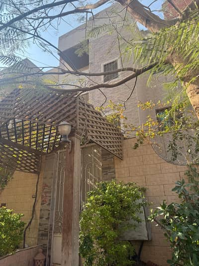 أرض سكنية  للبيع في 6 أكتوبر، الجيزة - بيت 3 ادوار في 6 أكتوبر – ربوة أكتوبر – صنية الواحات