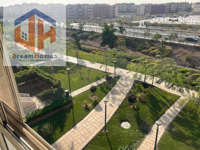 4 10c5e9bd-8c5d-4904-bd71-07c811b52a9d. jpg