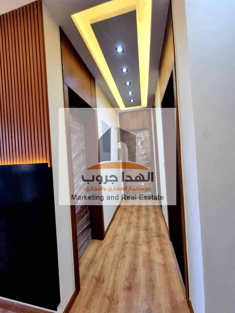 5 c33edaae-8ef6-4657-8cd3-f2b2166f4596. jpg