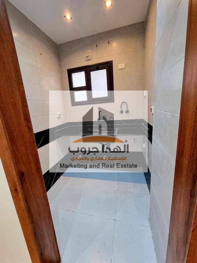 7 adeed95b-f4f6-4ee6-baec-799c34939b42. jpg