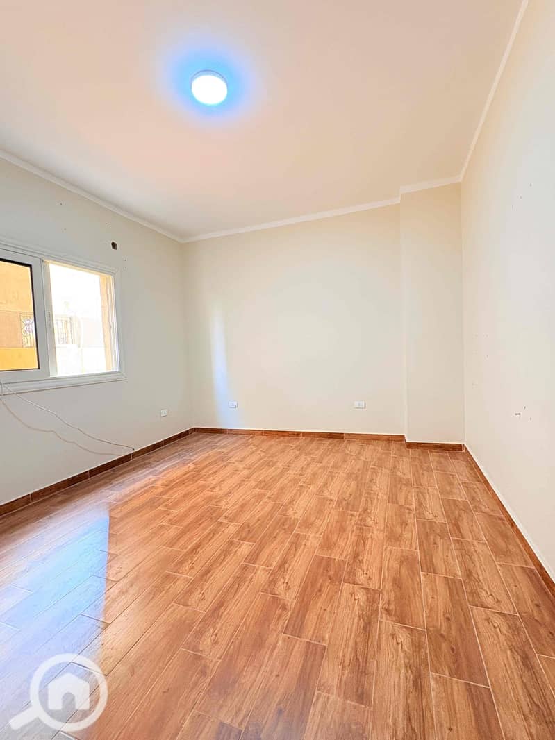 7 aad817d2-3e91-48a2-923f-97b542dd38ce. jpg