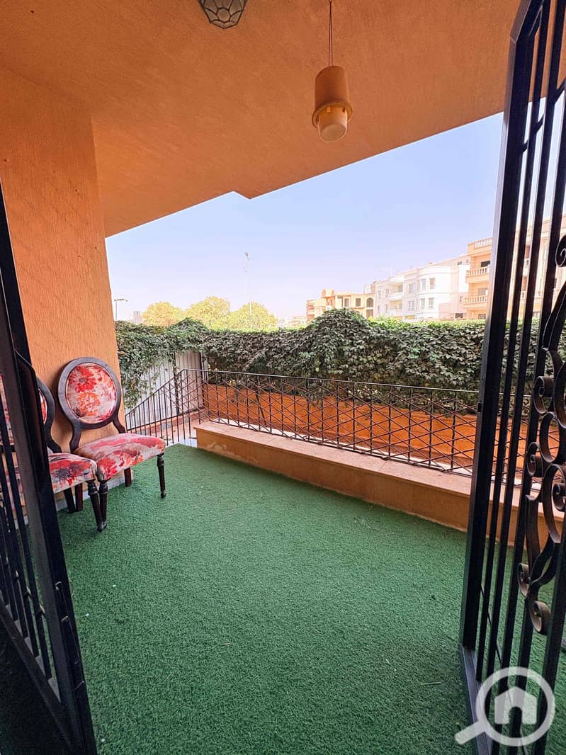 12 1f8350e8-4946-4e5c-8dae-b8016e6a7f31. jpg