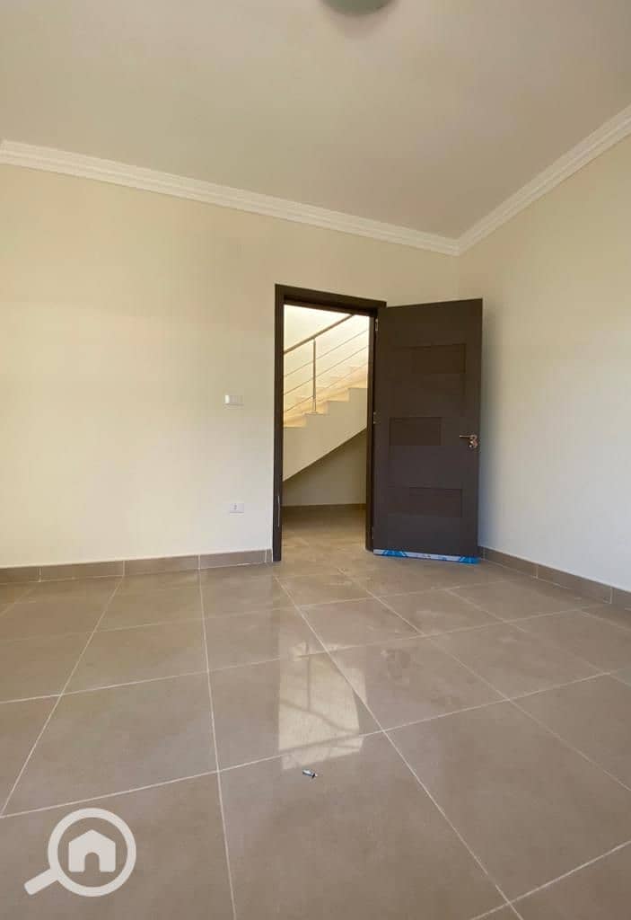 6 21c0abf3-b192-43ad-b57e-1a5feab72cc7. jpg