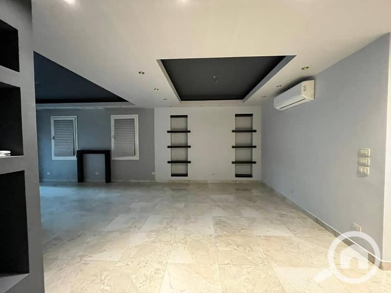 9 e25aede6-4e43-4a54-8581-f7a2a5a20af9. jpg