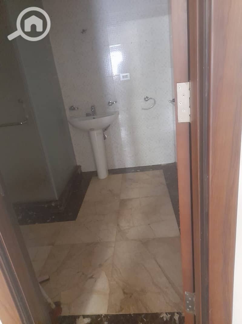 14 1d5b852e-7662-4283-a1d6-d62a7294195e. jpeg