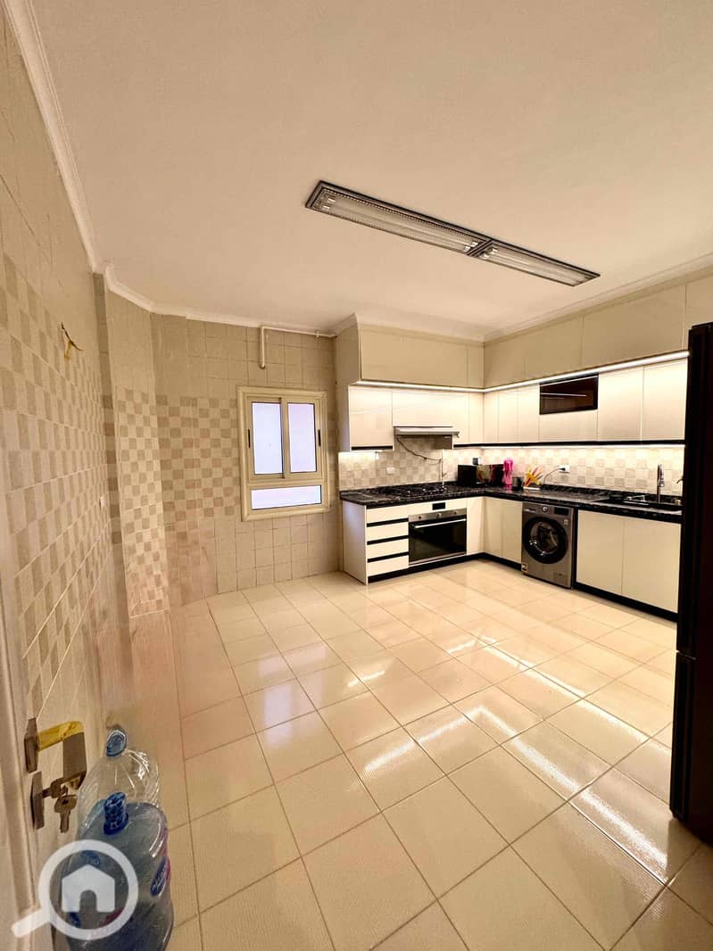 6 012dbafe-f538-48f2-a1d6-205afb6f2562. jpg