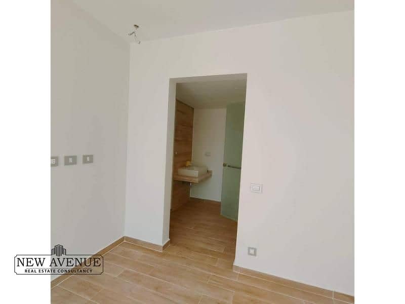 5 WhatsApp Image 2025-11-12 at 10.40. 41 PM. jpg