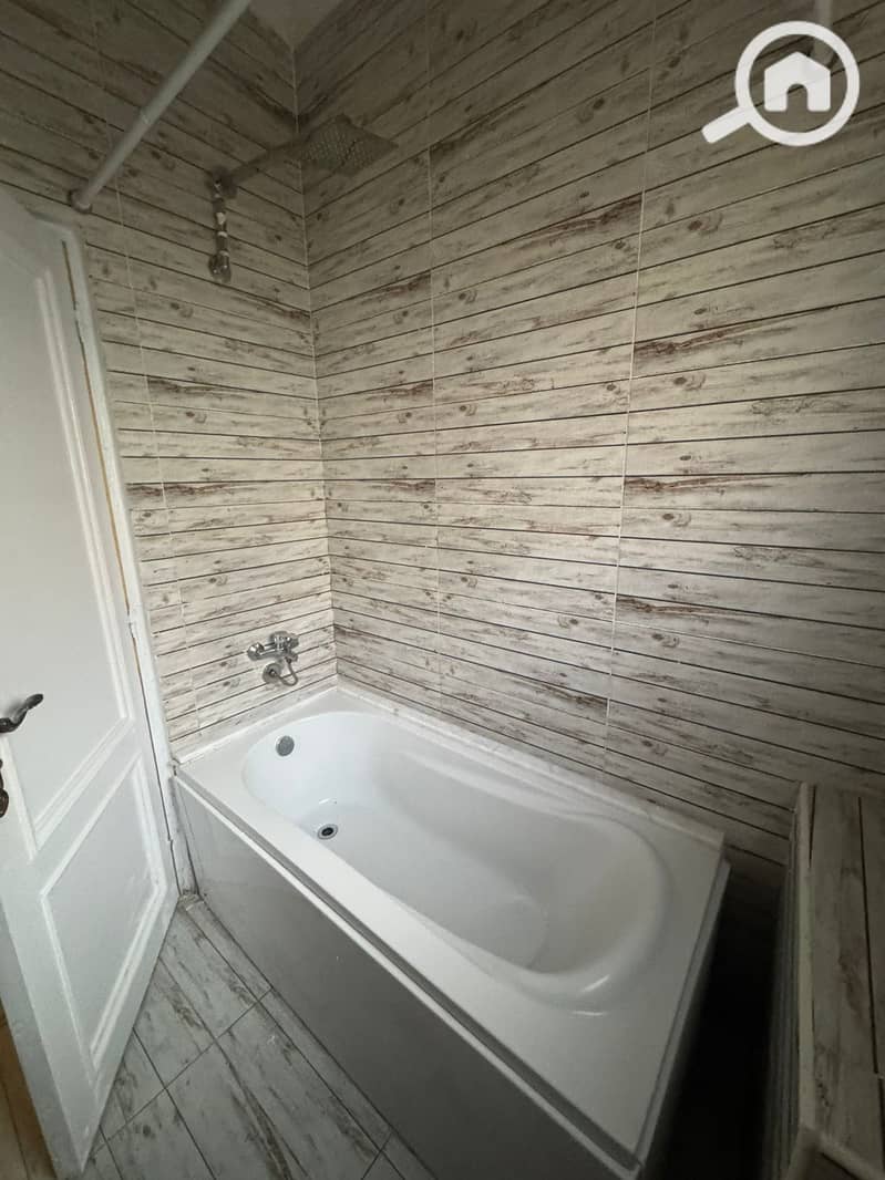 9 3e284e64-500d-412f-9e7a-70612160f231. jpg