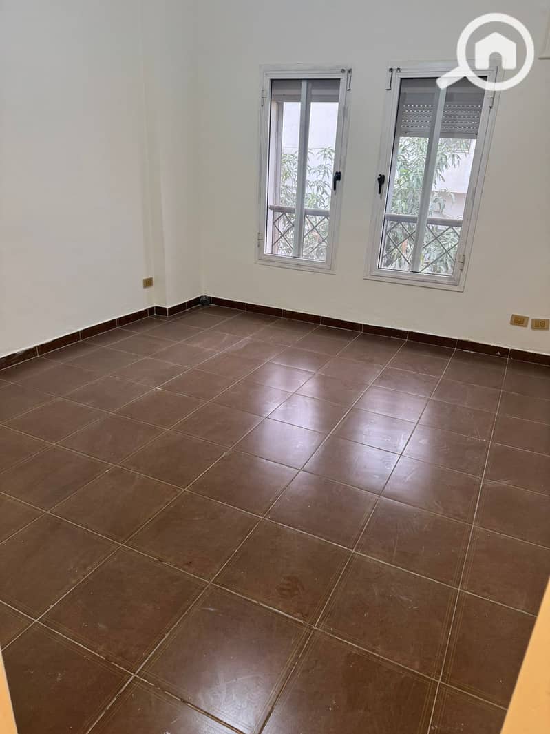 13 d0cbe13b-d3bb-40e7-b37b-5ce334a6e6dc. jpg