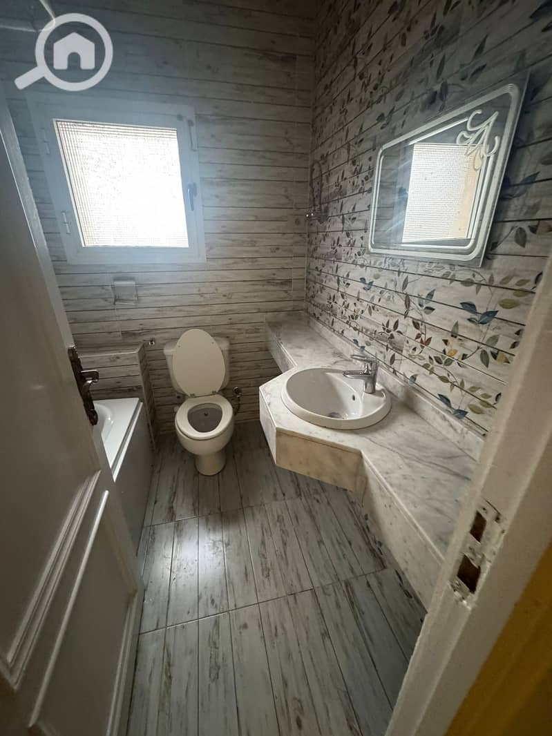 14 7b48e5eb-e9a1-411a-85e3-e0b86d83b9b5. jpg