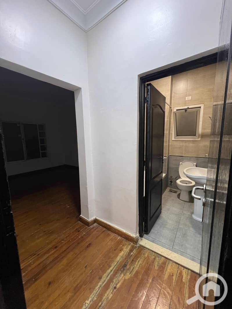 6 6ff84aff-50fd-4ef6-88e4-8f7f276dee55. jpg