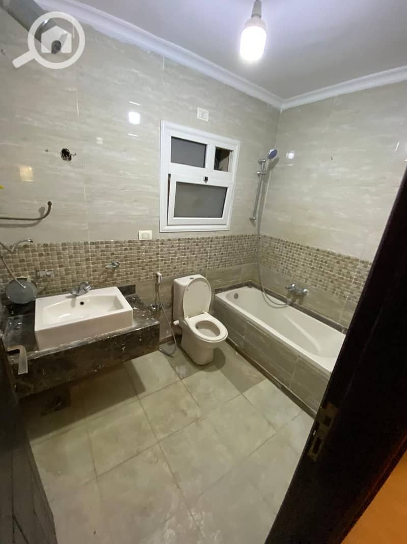 3 b8baa0fd-b10f-4fa2-b91d-f6761422fdc1. jpg