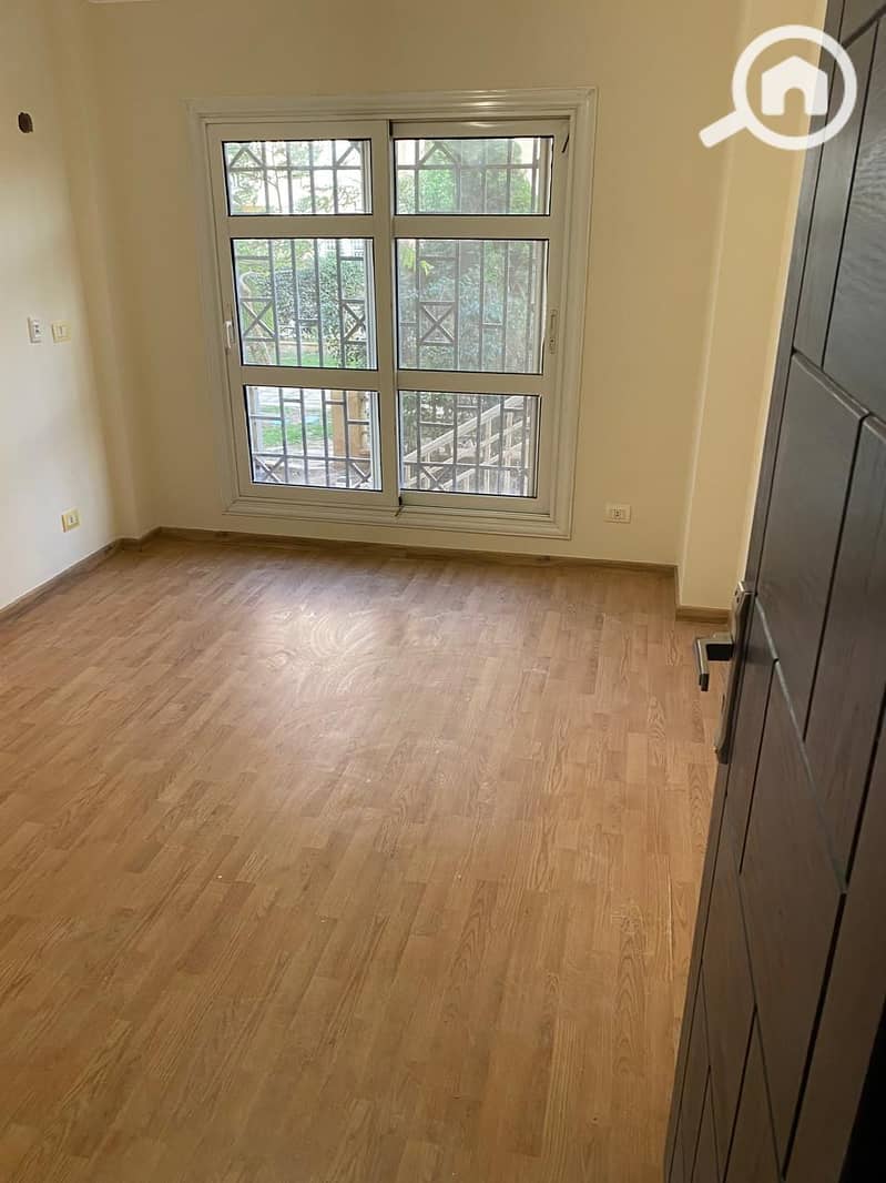 12 e984f6f0-2855-439e-929e-6617a8bf3a29. jpg