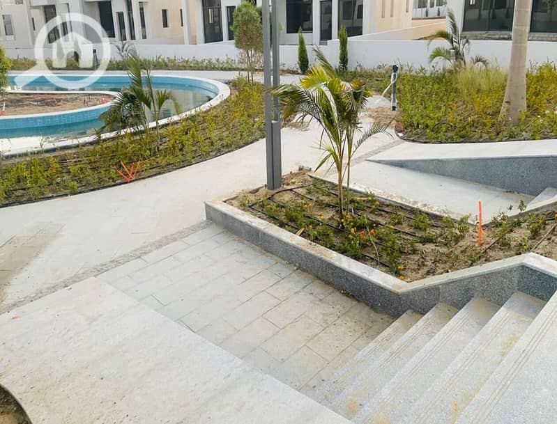 5 73a18c08-6001-429f-8e2b-23794ff58316. jpg