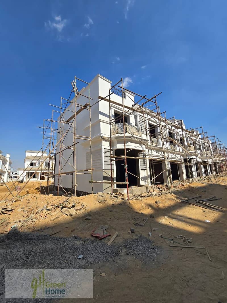 12 dcd51dbb-a45e-4bc6-9534-9760669499d9. jpg