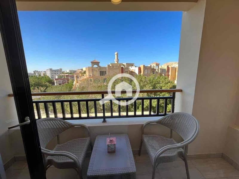 6 8c334c5a-ee28-48c6-81c3-492311d16509. jpg