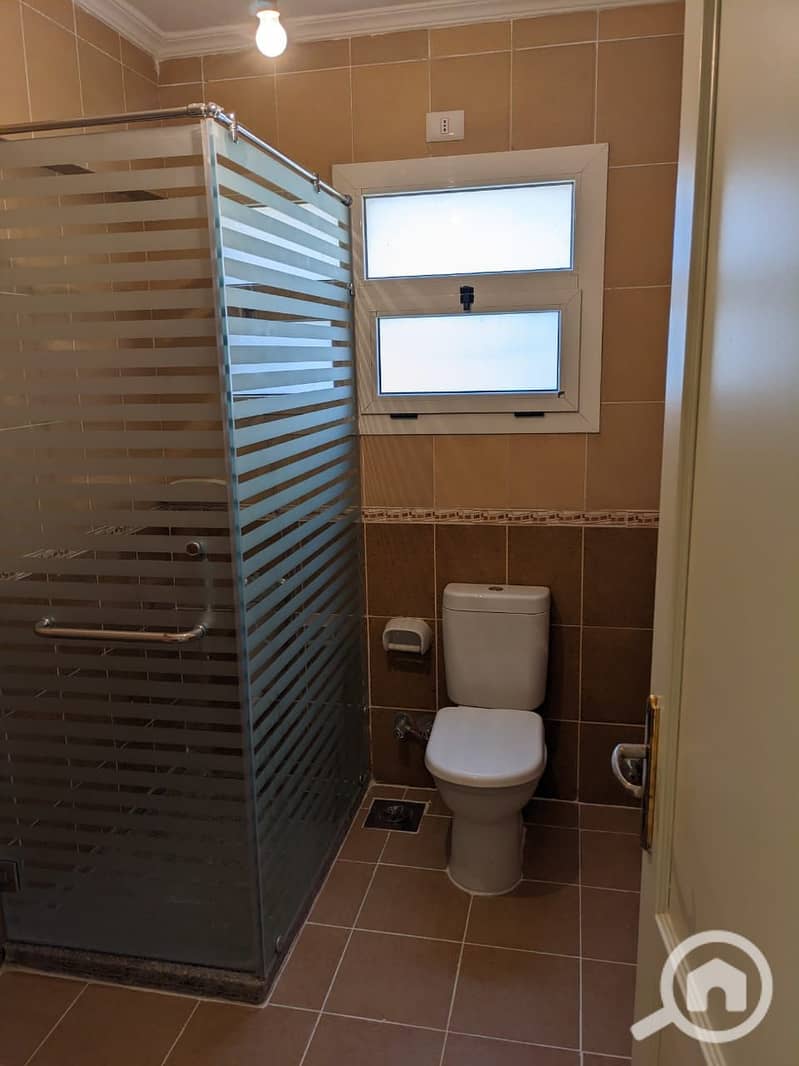 13 d3c6a565-7aa9-4e44-8181-b08202db93e1. jpg