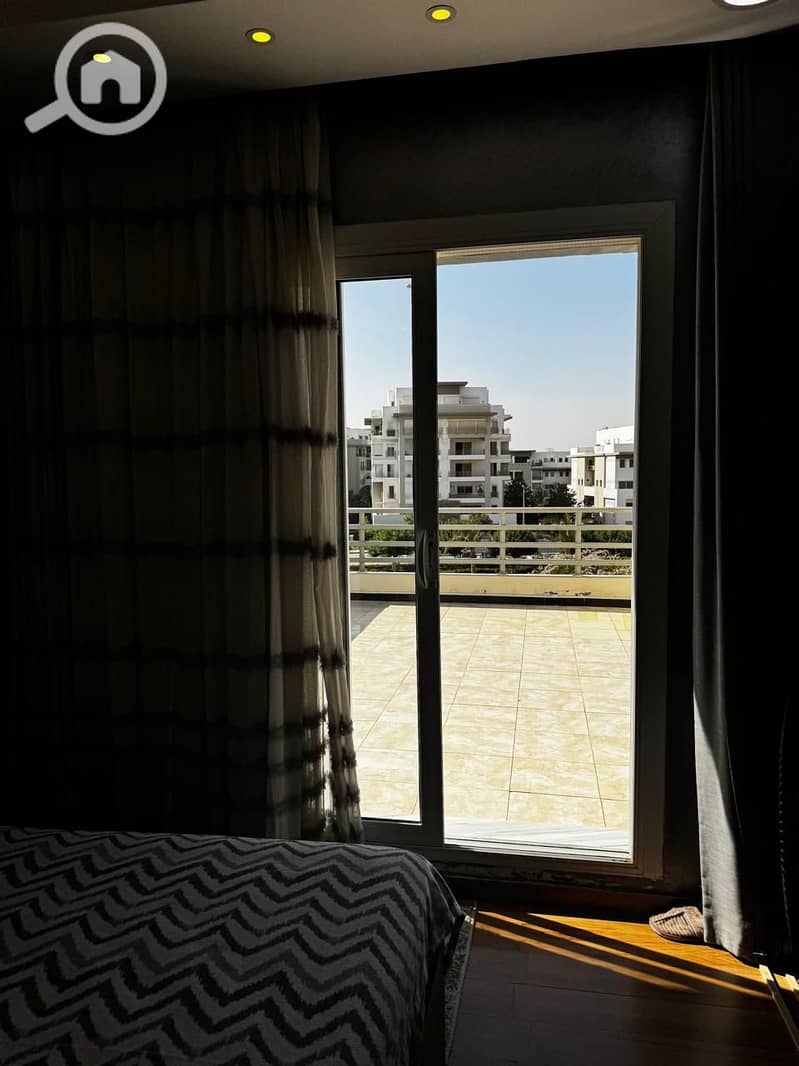 8 f3a41ee0-240d-4aef-bc79-1ddc1f9a279d. jpg