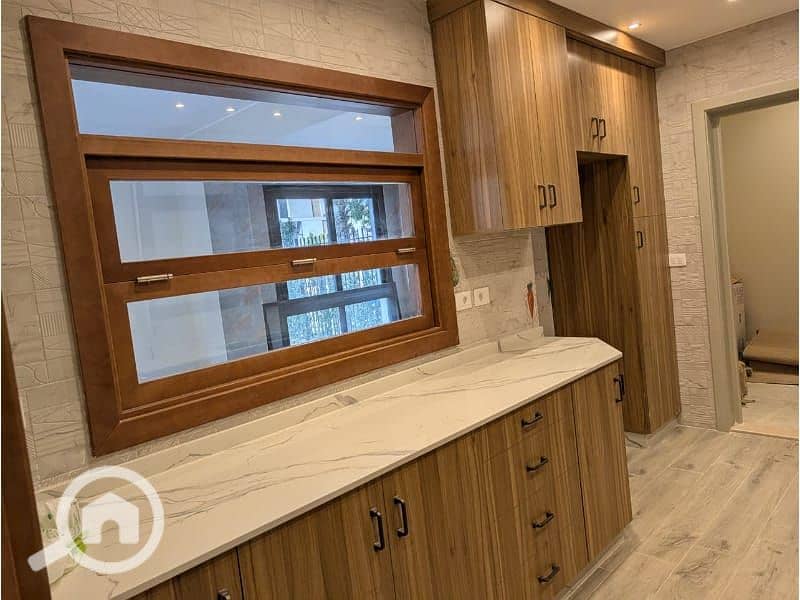 7 1f512526-7d90-438a-94c2-8e31b8ea46a2. jpg