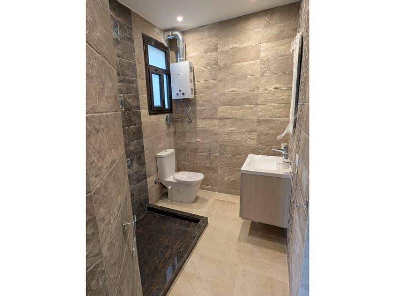 8 f074ab4a-5fff-45d1-880e-3eee80075229. jpg