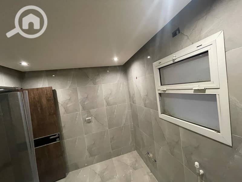 12 b12e8c3c-17c1-4e62-803e-33b1dc9432fc. jpg