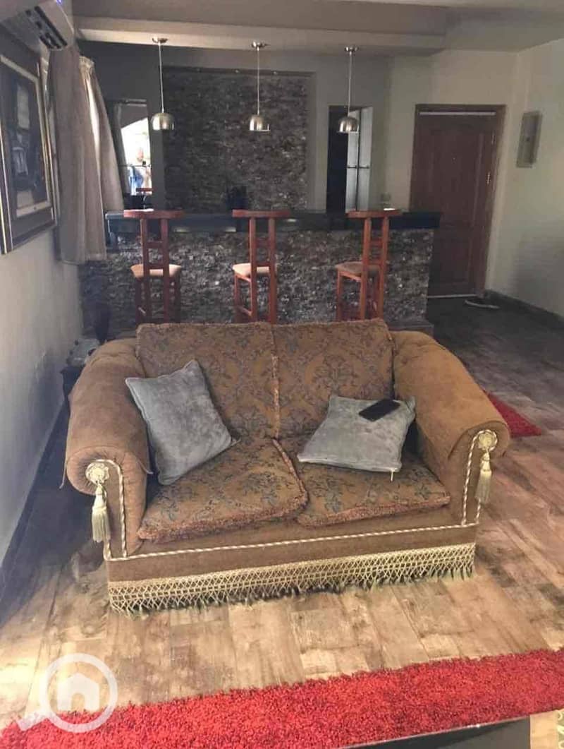 12 e4c2bda1-f4ab-438a-8253-a320d10ef2a2. jpg