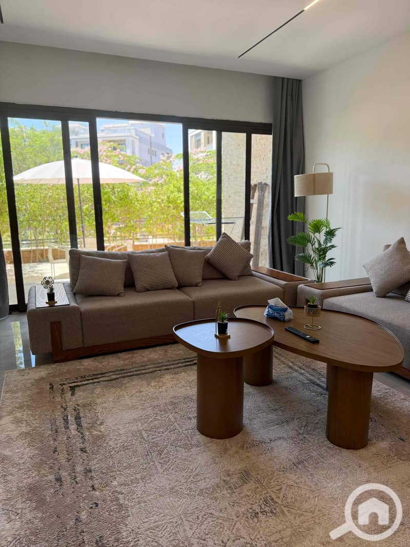 3 86f203d1-8a1e-433b-aa75-b2404ce085f8. jpg