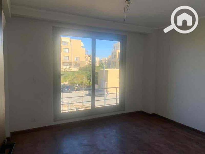 8 8da934c8-5026-4373-a0f7-38f3a28fffb3. jpg