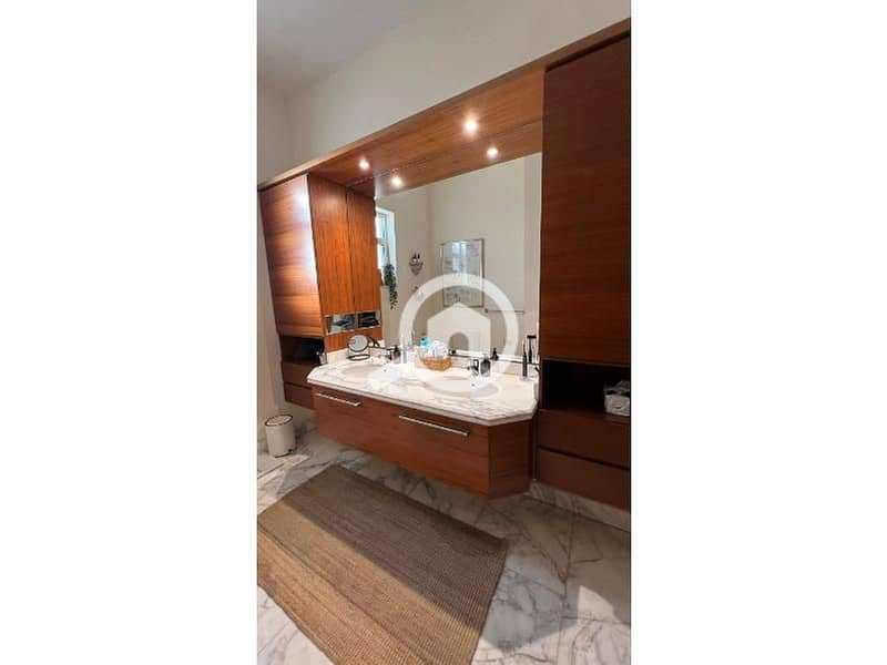 8 18fdb10f-6050-447f-be11-273cc0fe4c7b. jpg