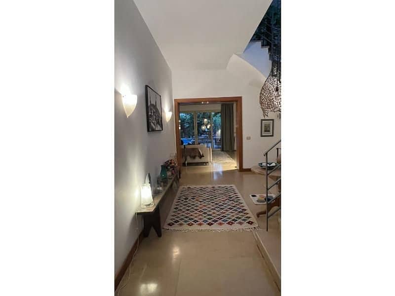 10 48f10d53-99f1-4c55-b670-7b96e8086343. jpg