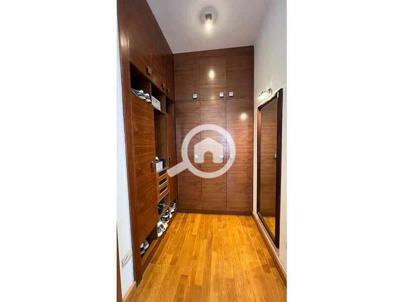 13 7426aa03-9867-487a-8875-8db1061fac27. jpg